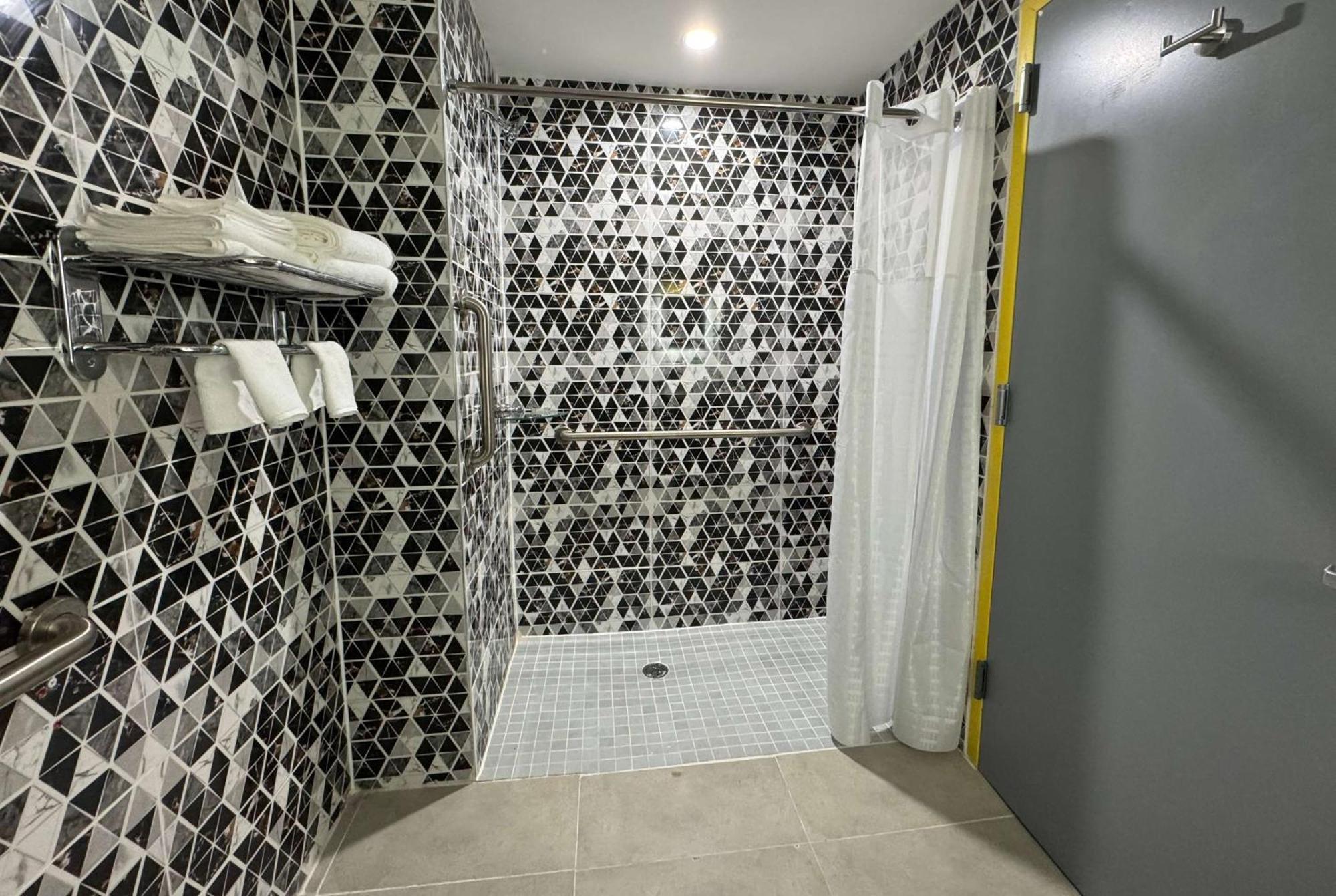 Days Inn By Wyndham New York Chinatown מראה חיצוני תמונה
